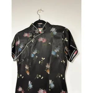 Vintage High Class Garments Black Satin Floral Brocade Cheongsam Qipao Dress 34 thumbnail 2