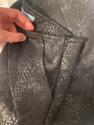 Snakeskin Print Shorts Black Size M thumbnail 4