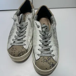 P448 John Sneakers Womens 38 8 Silver Metallic Leopard Print Iridescent Italian thumbnail 5