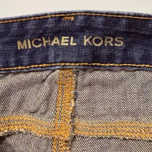 Michael Kors Woman’s Boyfriend Denim Jeans size 12 thumbnail 2