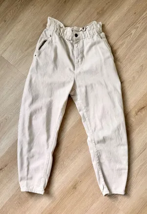 ZARA Ivory Cream Beige Baggy Paperbag High Waisted Denim Jeans thumbnail 1