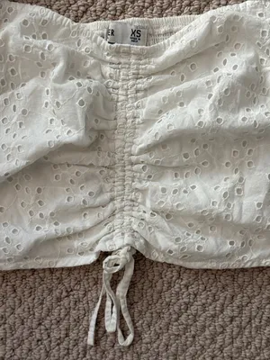 Hollister Size Extra Small XS Women's White Eyelet Puff-Sleeve Crop Top thumbnail 4