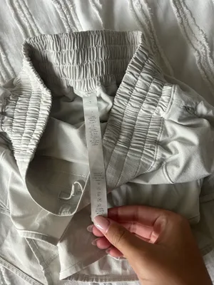 Lululemon Hot Hot Shorts  thumbnail 2