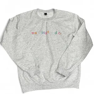 Gildan Washington D.C. Embroidered Crewneck Sweatshirt Size Small thumbnail 1