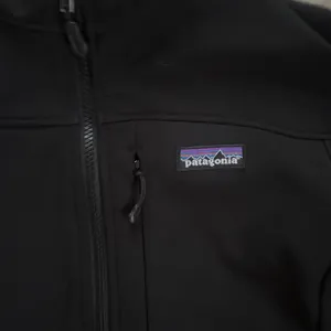 Patagonia Women's Black Jacket Some XS Winter Full zip Jacket thumbnail 3