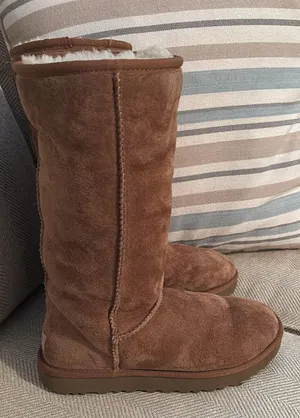 UGG Women’s Boots 7 thumbnail 1