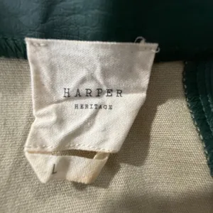 Harper Heritage Elegant Green Leather Mini Skirt thumbnail 2