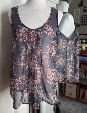 Maurice’s Large Floral Top thumbnail 1
