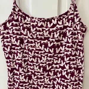 Y2K Style Foxes Print‎ Maroon Preppy Funny Aeropostale Favorite Cami Tank Sz M thumbnail 2