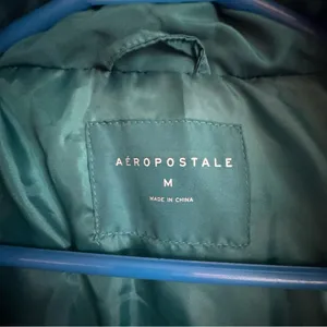 Aeropostale Teal Women's Puffer Vest Size Medium thumbnail 4