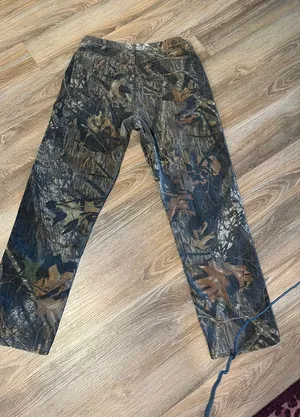 Men’s Camo Wrangler Pants thumbnail 1