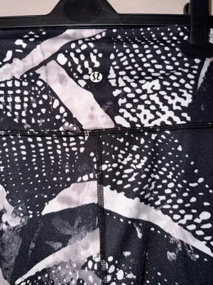lululemon athletica Black & White Abstract High-Rise Leggings thumbnail 5