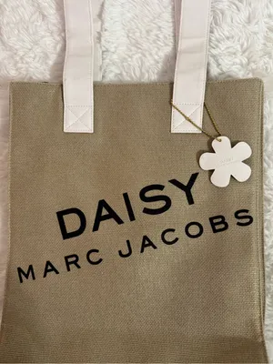Marc Jacobs Daisy Beige Canvas Tote with White Handles and Daisy Charm thumbnail 5