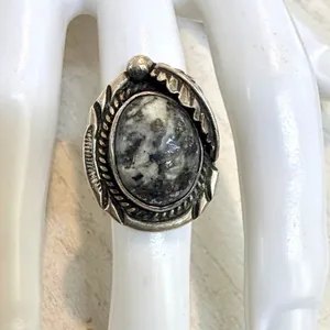 Vintage Sterling Silver Southwestern white buffalo Statement Ring thumbnail 2