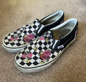 Vans Women’s Size 7 Black and White Checkered Floral Slip On thumbnail 1