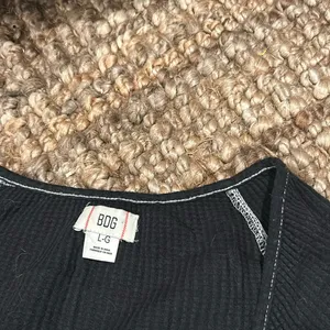 BDG Reverse Trimmed Ribbed LS Tee Size Large thumbnail 5
