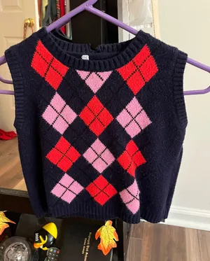 sweater vest! Multiple thumbnail 1