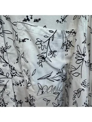 Beach Lunch Lounge Black and White Floral Button Down Shirt Plus Size 2X thumbnail 3