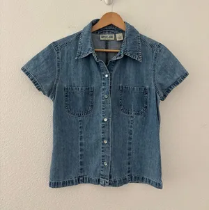 Vintage Gap Blue Jeans short-sleeve denim snap shirt with twin chest pockets thumbnail 1