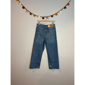 NWT Levi's Ribcage Straight Ankle jeans thumbnail 5