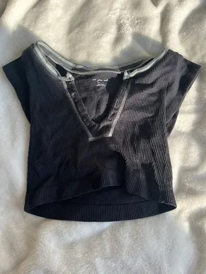 Urban Outfitters Croptop thumbnail 1