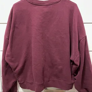 Meet Me In The GAP maroon & pink sweatshirt thumbnail 2