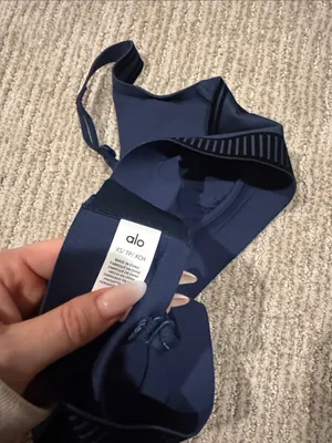 ALO Yoga Airlift Line Up Bra thumbnail 3