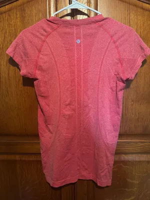 Lululemon Swiftly Tech Short Sleeve Crew Heathered Red Size 6 thumbnail 4