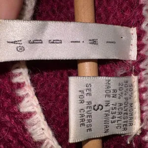 Vtg Twiggy Mohair Blend Fair Isle Snowflake Sweater Small Burgundy V-Neck Cozy thumbnail 6