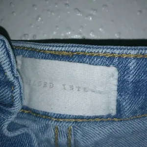 Gilded Intent 30 High Rise 5-Button Fly Distressed Raw Hem Jeans Shorts thumbnail 6