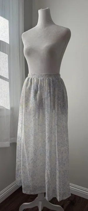 Vintage ‘80s TanJay by Nygard White Floral Print Elastic Waist Midi Skirt thumbnail 1