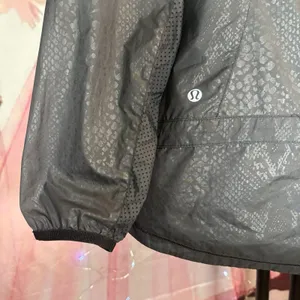 Lululemon Miss Misty Jacket II Zip Up Womens Black Size 4 Waterproof Hood Run thumbnail 9
