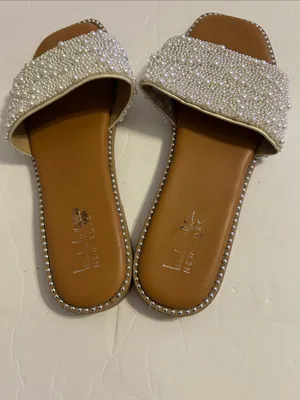 Nicole Miller Pearl-Embellished Cream Slide Sandals thumbnail 3