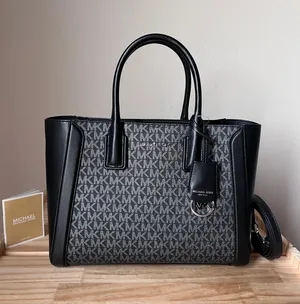 Michael Kors Purse And IPad Case thumbnail 2