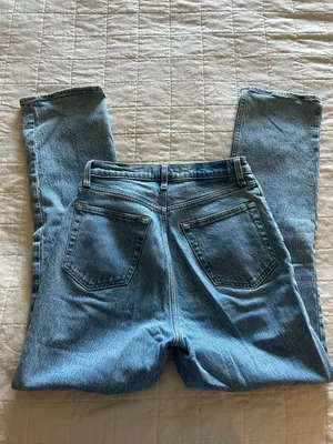 Abercrombie & Fitch 90’s Straight Ultra High Rise Curve Love Jeans thumbnail 4