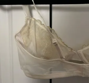NWOT Crème Su Gold and Cream Mesh Underwired Bra thumbnail 5
