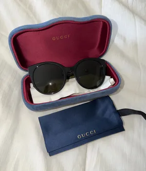 Gucci Sunglasses Women’s thumbnail 1