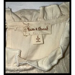 Hem & Thread Top Womens Large Cream Ruffle Eyelet‎ Sleeveless Boho thumbnail 2