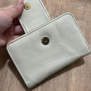 ADRIENNE VITTADINI |‎ Woman's Off White Pebble Leather Bifold Clutch Wallet thumbnail 3