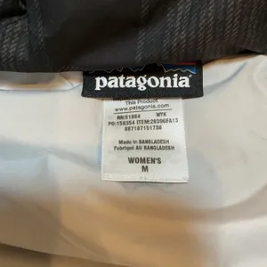 Patagonia Plaid Hooded Down Puffer Vest Black Grey Sherpa Lined Medium Gorpcore thumbnail 7