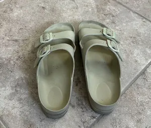 Green Double Buckle Plastic Sandals Size 9 thumbnail 4