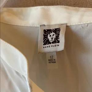 Anne Klein ladies Cream Button Down blouse 12 thumbnail 3