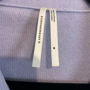 Anthropologie Women’s Lavender Crisscross Sweater Top Sz Medium thumbnail 5