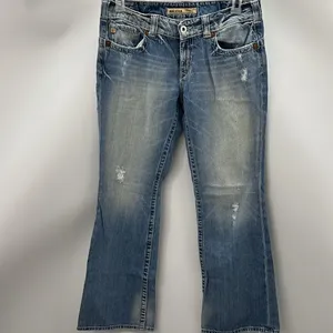 Big Star Casey K low rise fit size 30 short distressed thumbnail 2