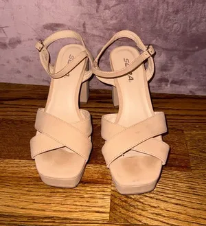 Nude chunky heels Size 6.5 thumbnail 1