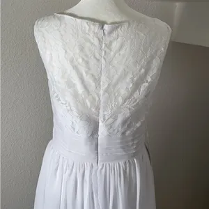 Women’s Full Length Chiffon White Wedding or Special Event Dress Size 2 NWT thumbnail 4