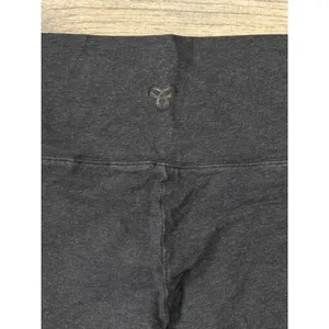 Tna Aritzia Compression High Rise Biker Shorts Charcoal‎ Grey XSmall 8" Gym Yoga thumbnail 7