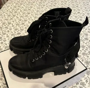 Steve Madden Boots Size 7.5 thumbnail 1