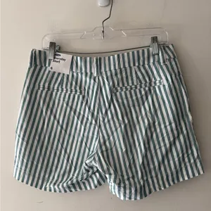 NEW!! Old‎ Navy Everyday Shorts 5” Inseam Green and White Stripe thumbnail 3