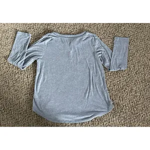 Anne‎ Klein Women's Light Blue Long Sleeve V-Neck Tee Size Small thumbnail 8